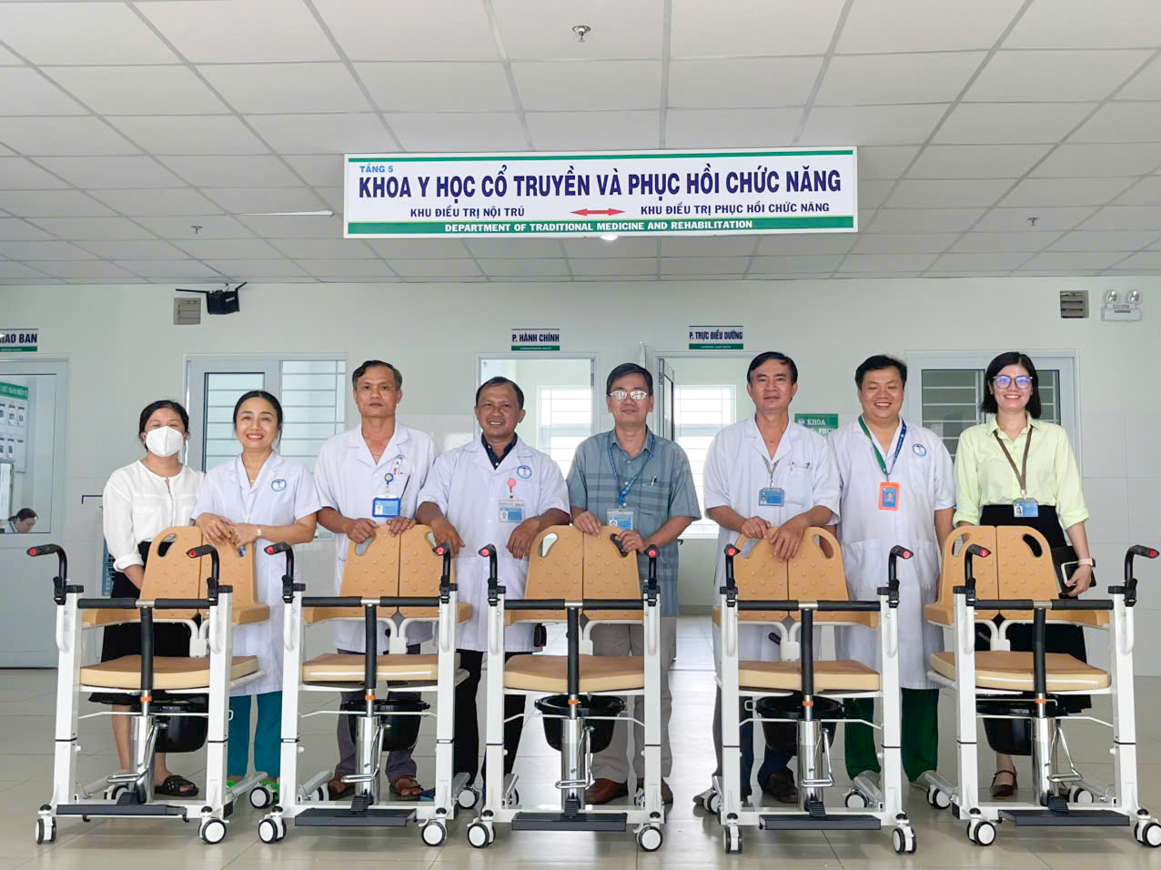 Tăng cường thiết bị hỗ trợ tiếp cận cho người khuyết tật ở Trung tâm y tế Hoài Nhơn
